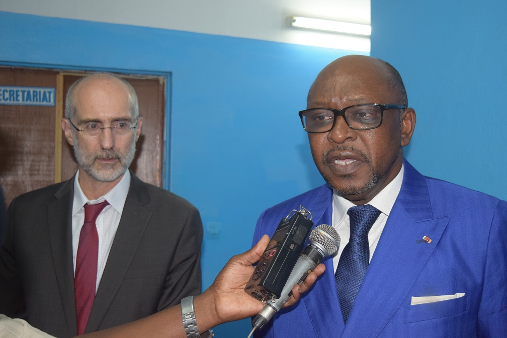 Le ministre Ange-Maxime Kazagui s'entretient avec le chef adjoint de la MINUSCA, Kenny Glouk